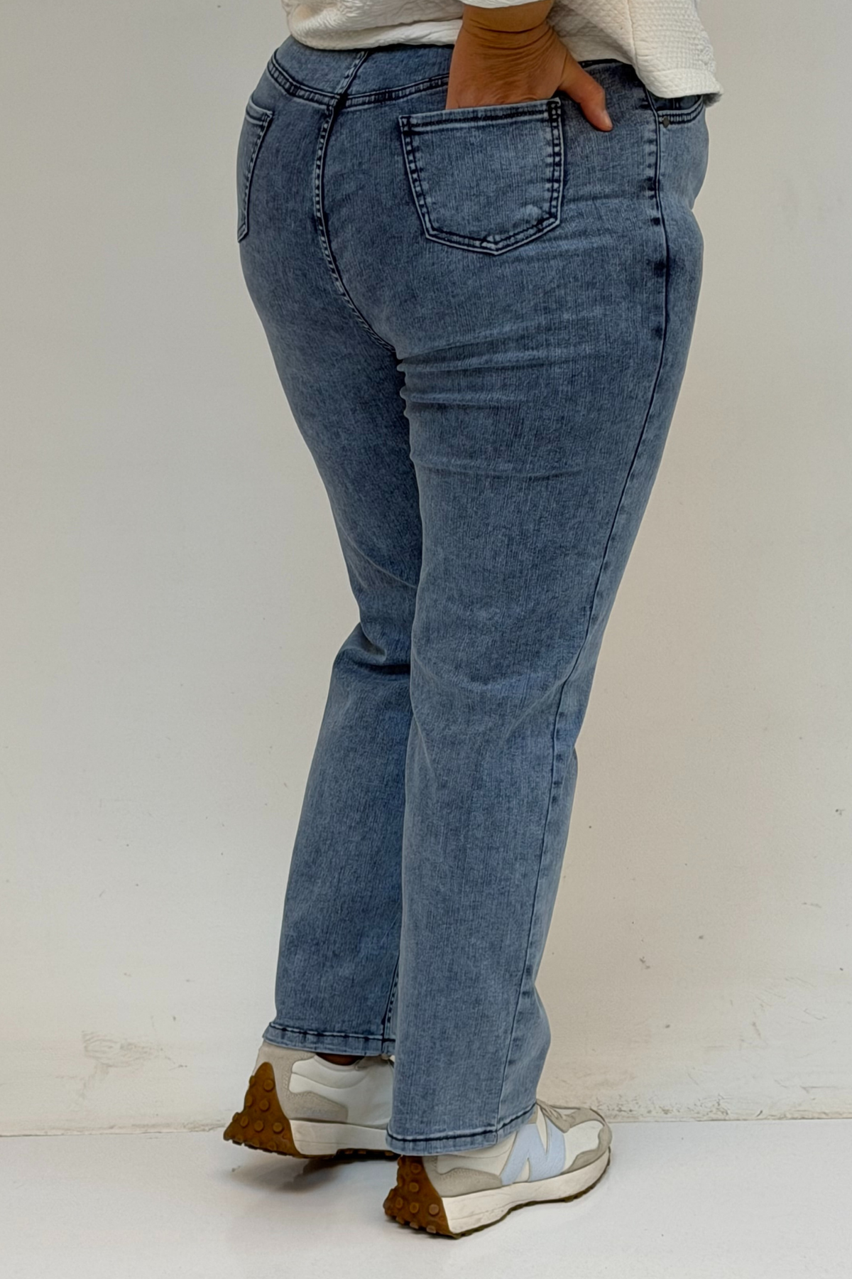 9185-4 Büyük Beden Taşlamalı Boru Paça  Kot Pantolon - Buz Mavi