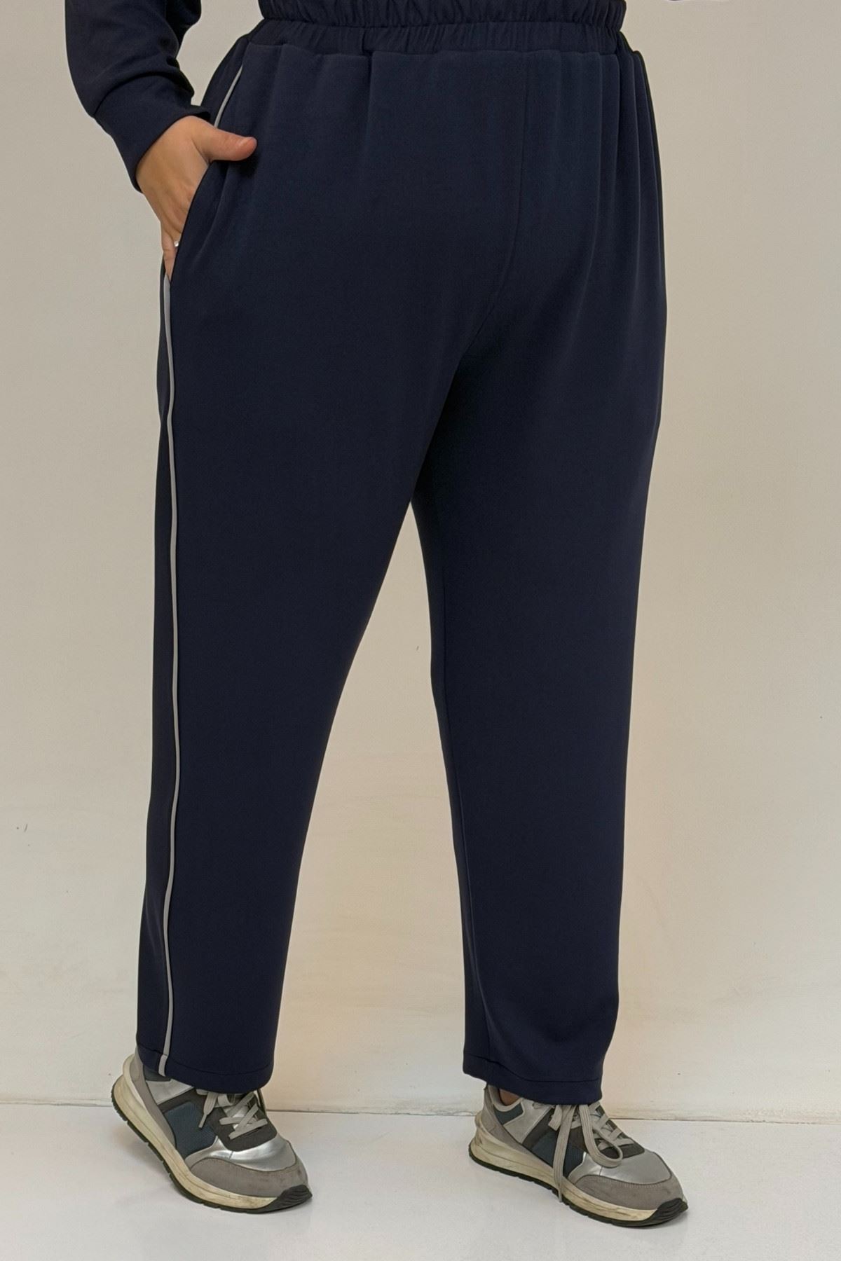 47100 Büyük Beden Garnili -Biyeli Pantolonlu Modal Takım - Lacivert