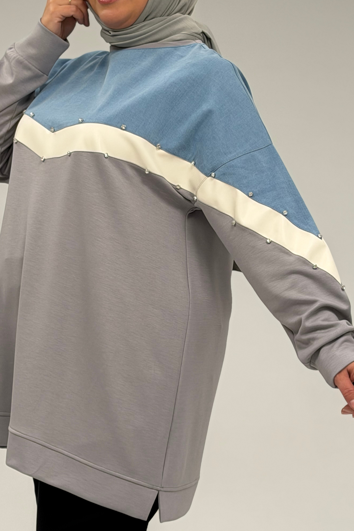 58084 Büyük Beden Parçalı Taş Detaylı Modal Tunik - Gri