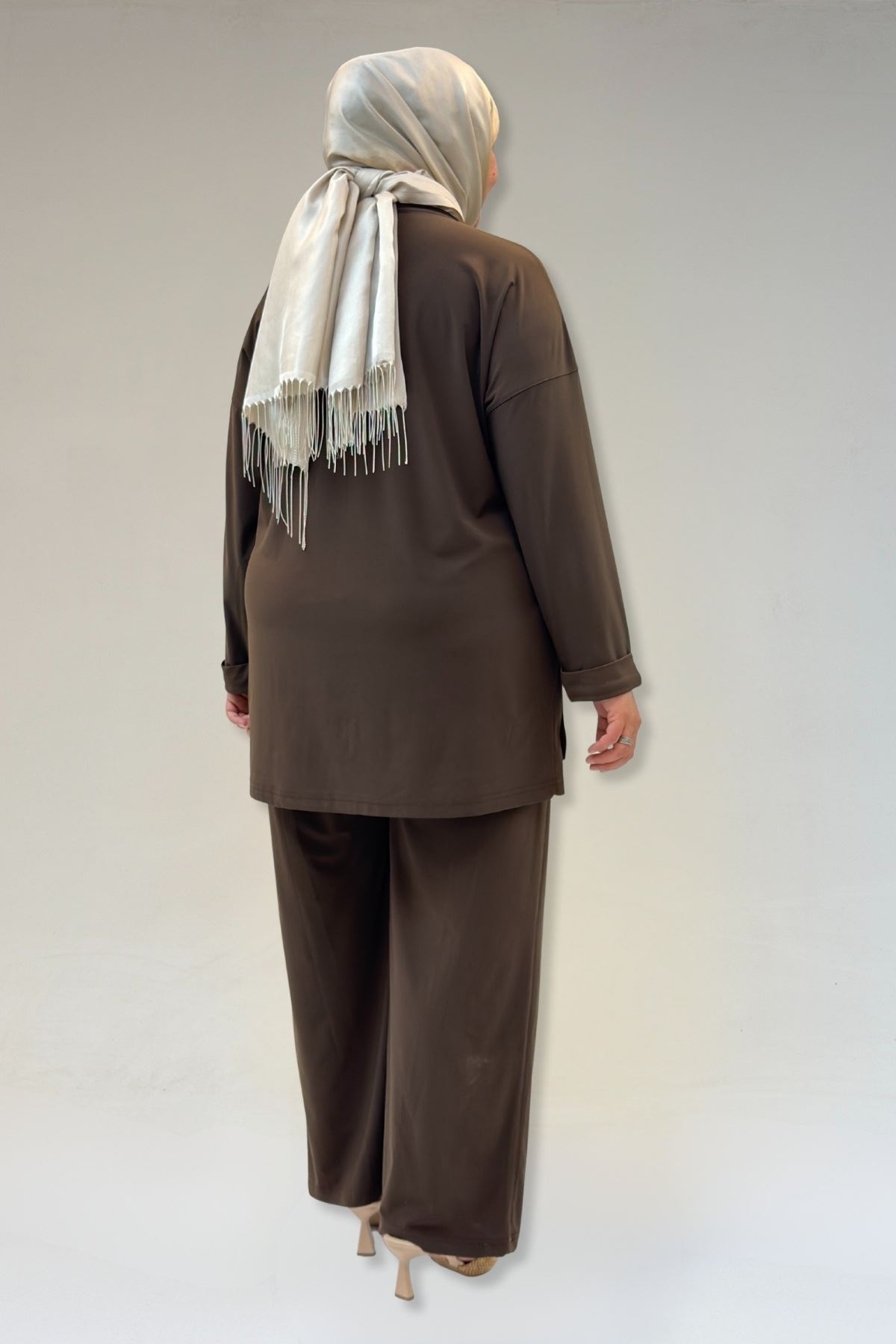 67001 Büyük Beden Kol Manşeti Duble Model Sandy Pantolonlu Takım - Kahve