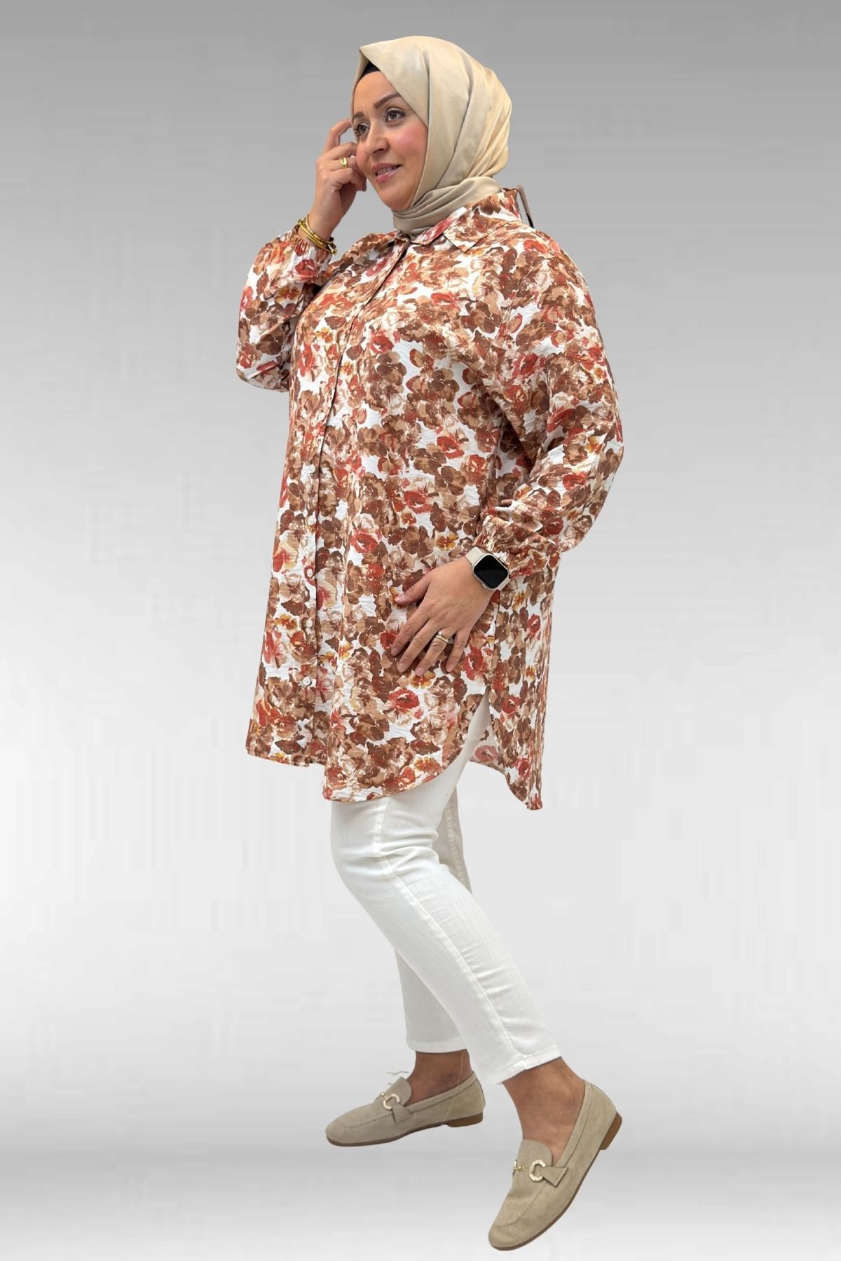 68010 Büyük Beden Yanları Yırtmaçlı Kolları Lastikli Mango Tunik - Çiçek Desenli Kahve