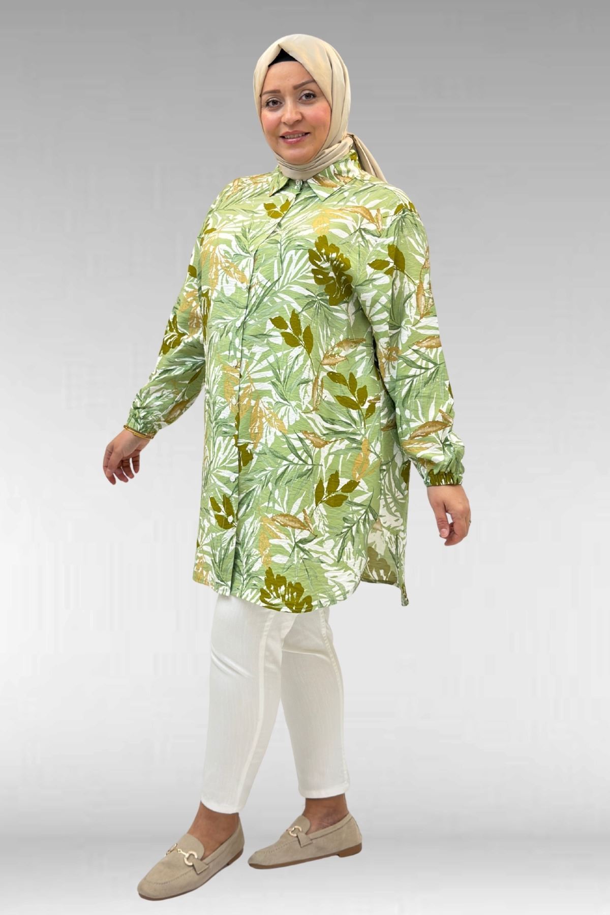 68010 Büyük Beden Yanları Yırtmaçlı Kolları Lastikli Mango Tunik - Yaprak Desen Vizon