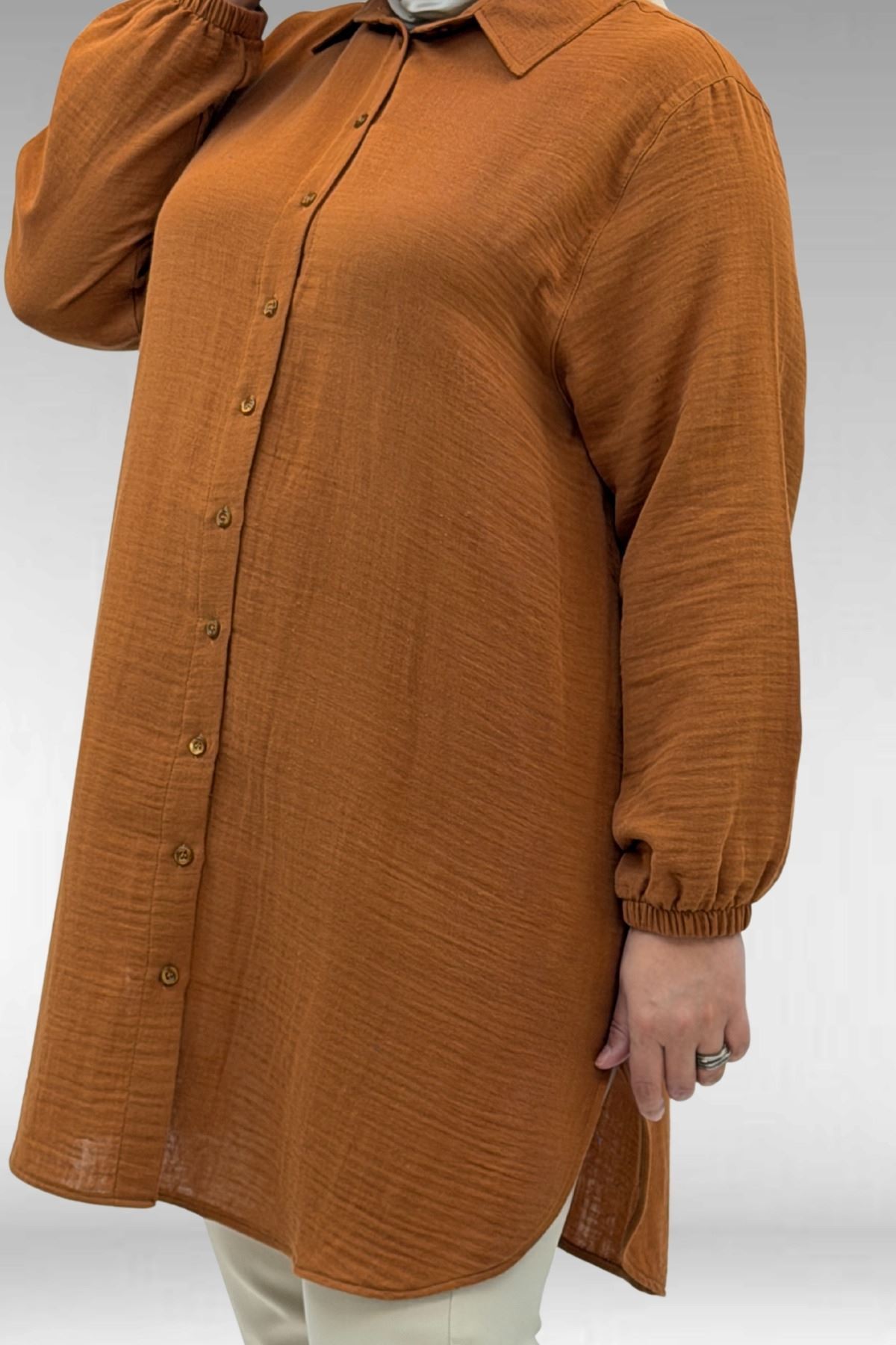 58091 Büyük Beden Kolları Lastikli Müslin Gömlek - Tarçın