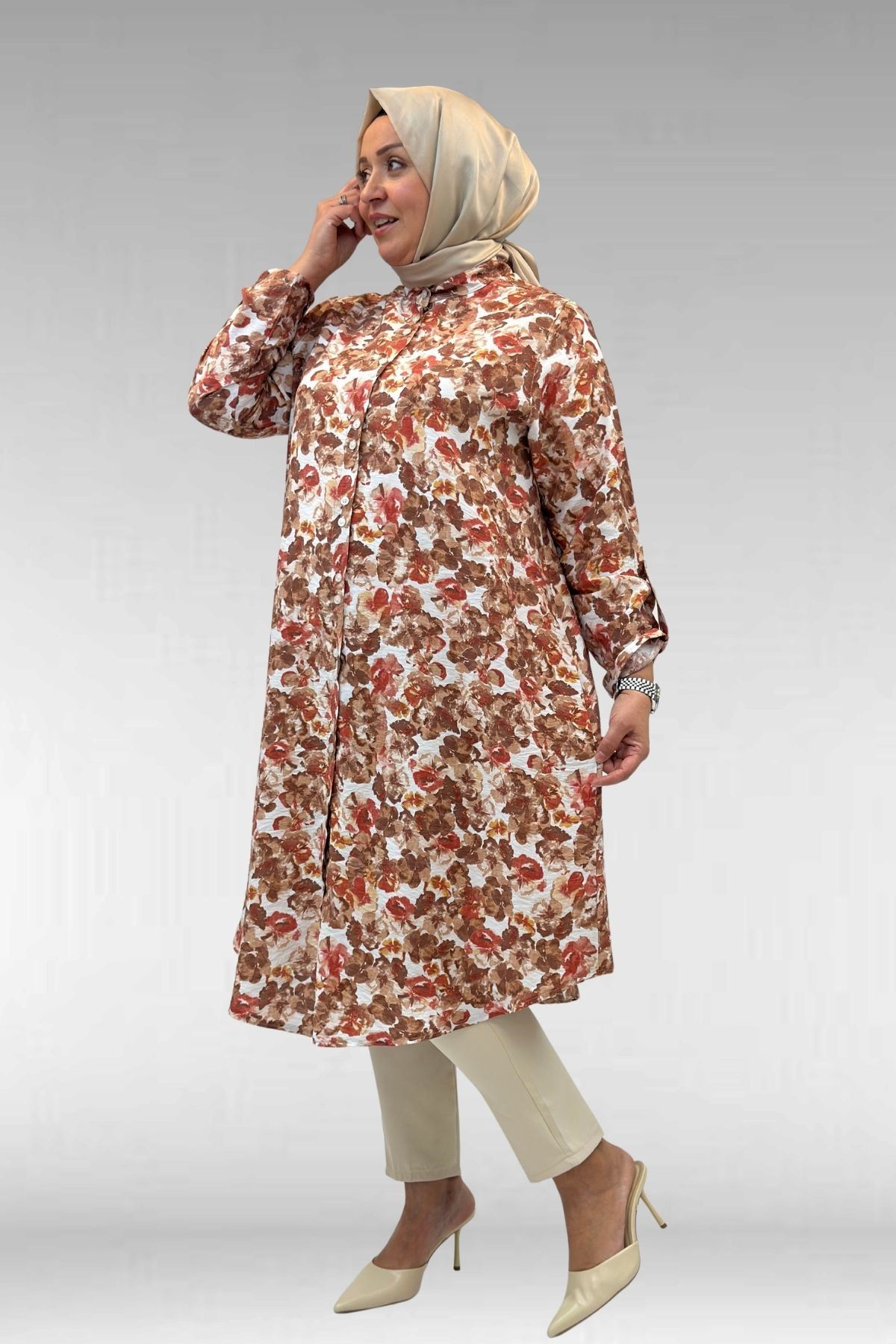 68014 Büyük Beden Hakimyaka Çift Düğmeli Mango Tunik - Çiçek Desenli Kahve