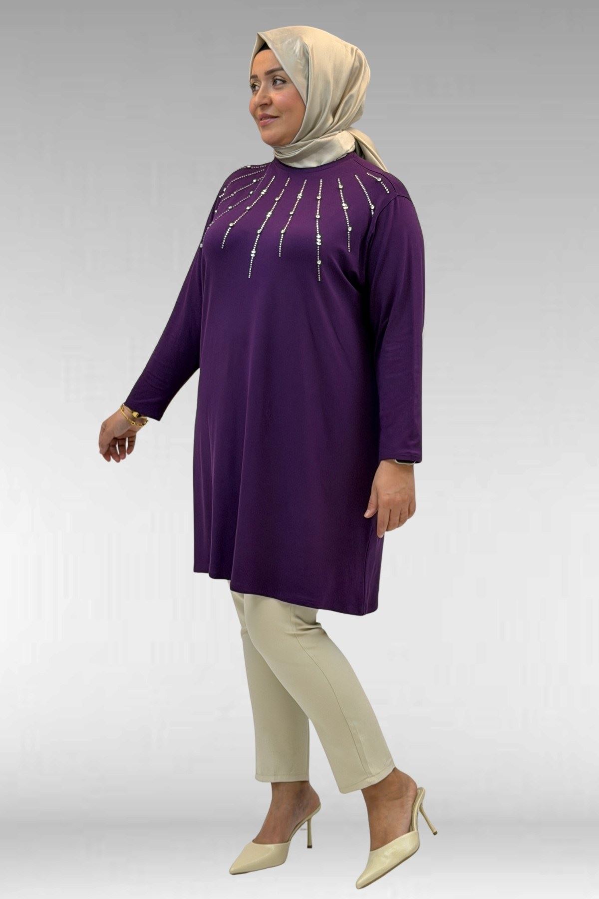 68002 Büyük Beden Önü Güneş Parıltılı Taş Baskılı Penye Tunik - Mürdüm