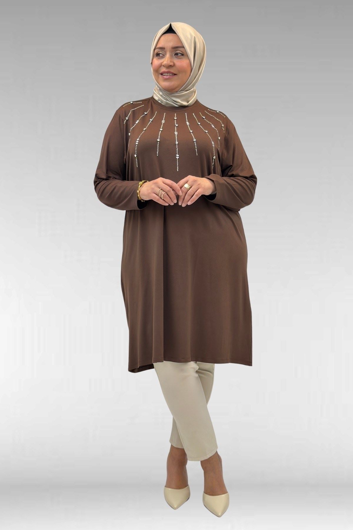 68002 Büyük Beden Önü Güneş Parıltılı Taş Baskılı Penye Tunik - Kahve