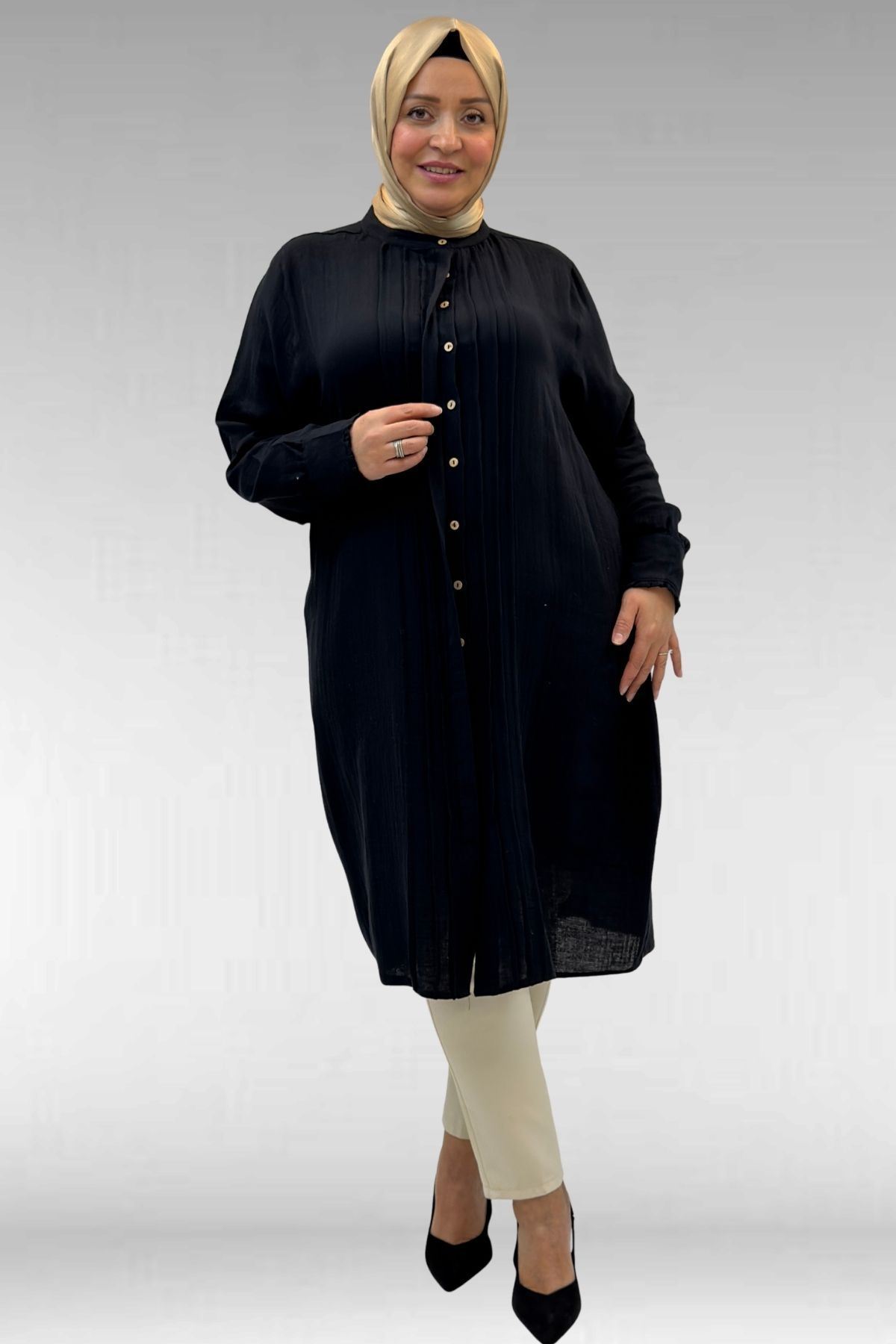 68022 Büyük Beden Boydan Pile Detaylı Müslin Gömlek - Siyah