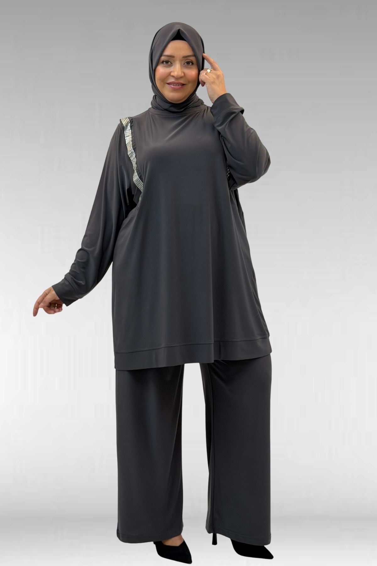 67022 Büyük Beden Omzu Taş Detaylı Sandy Pantolonlu Takım - Antrasit
