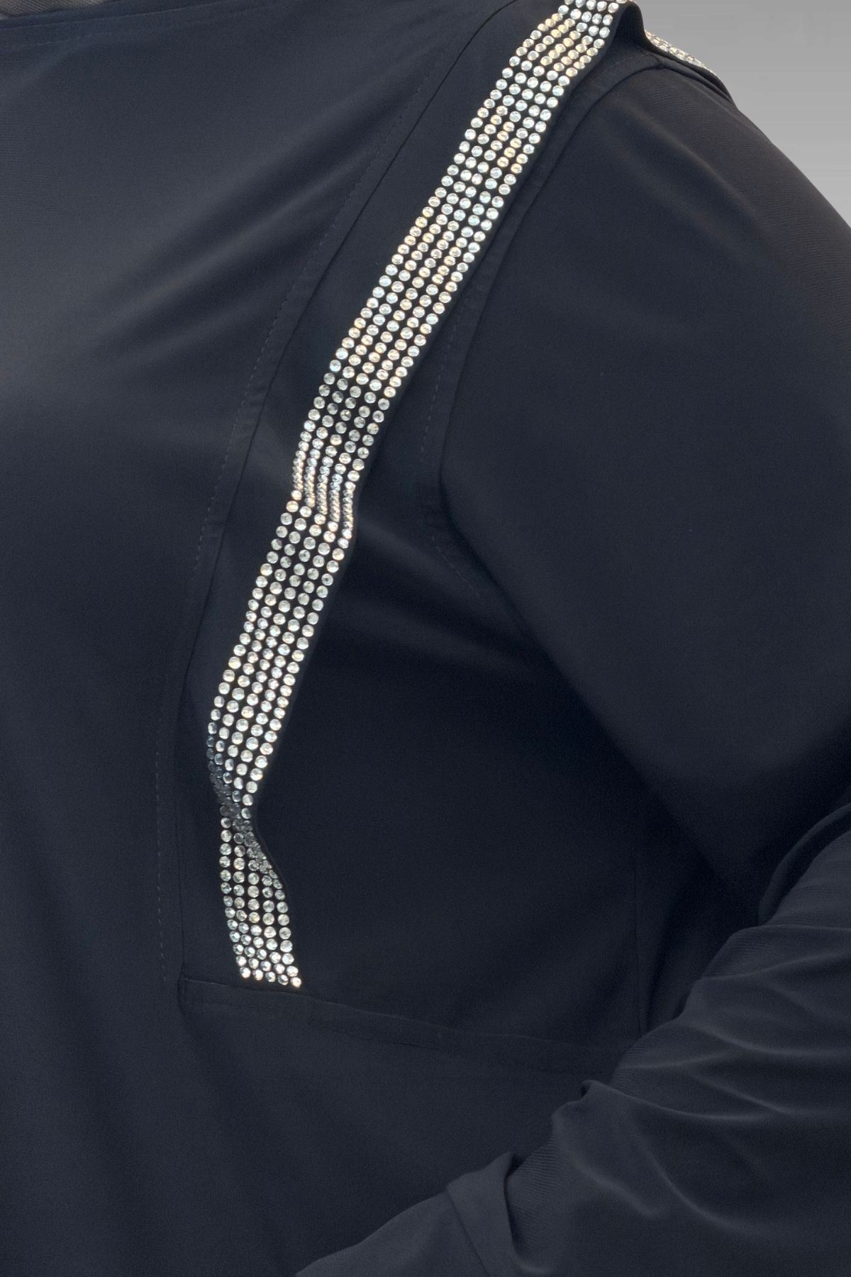 67022 Büyük Beden Omzu Taş Detaylı Sandy Pantolonlu Takım - Siyah