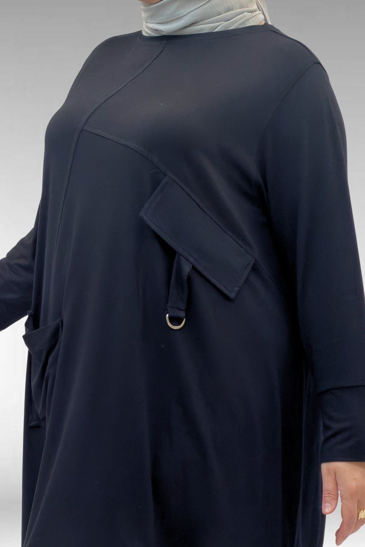 67040 Büyük Beden Cep Kapak Modelli D Halka Detaylı Penye Pantolonlu Takım - Siyah