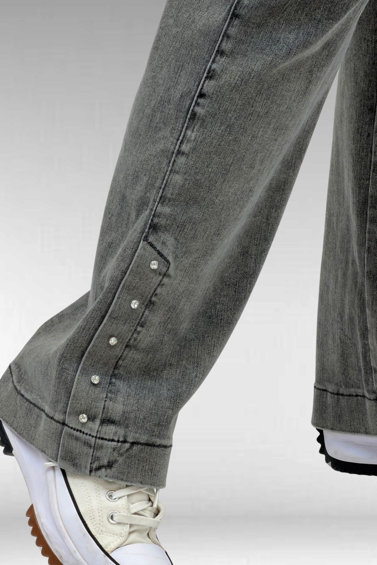 59024 Büyük Beden Paçasında Taş Detaylı Kot Pantolon - Antrasit