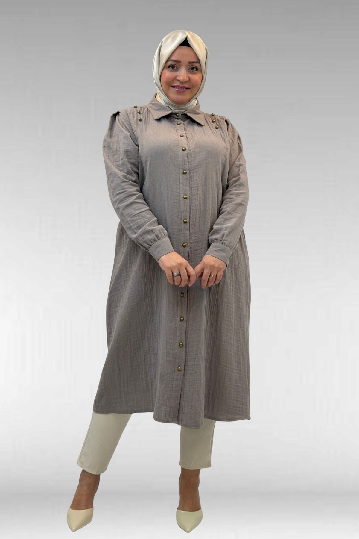 68021 Büyük Beden Düğme Detaylı Müslin Gömlek - Vizon