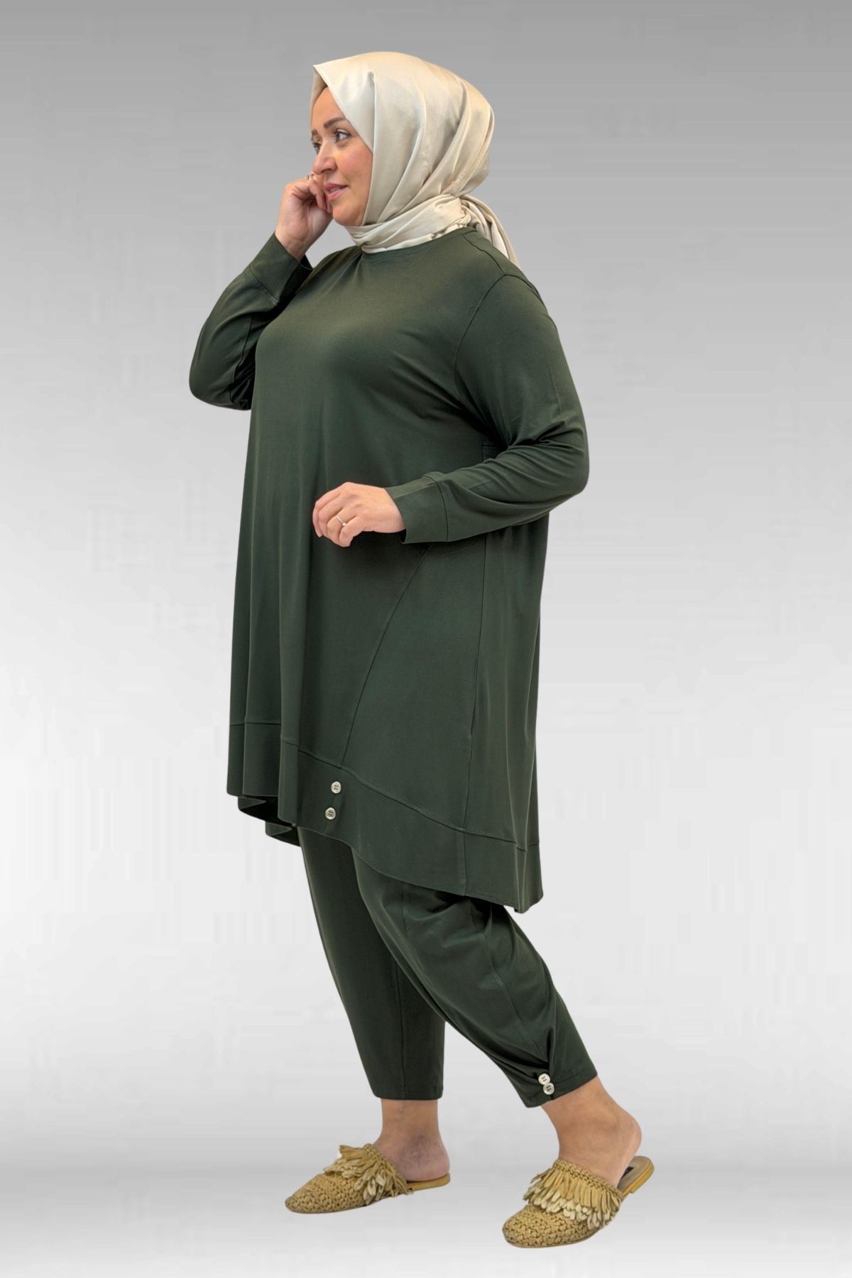 67041 Büyük Beden Düğme Detaylı Penye Pantolonlu Takım - Haki