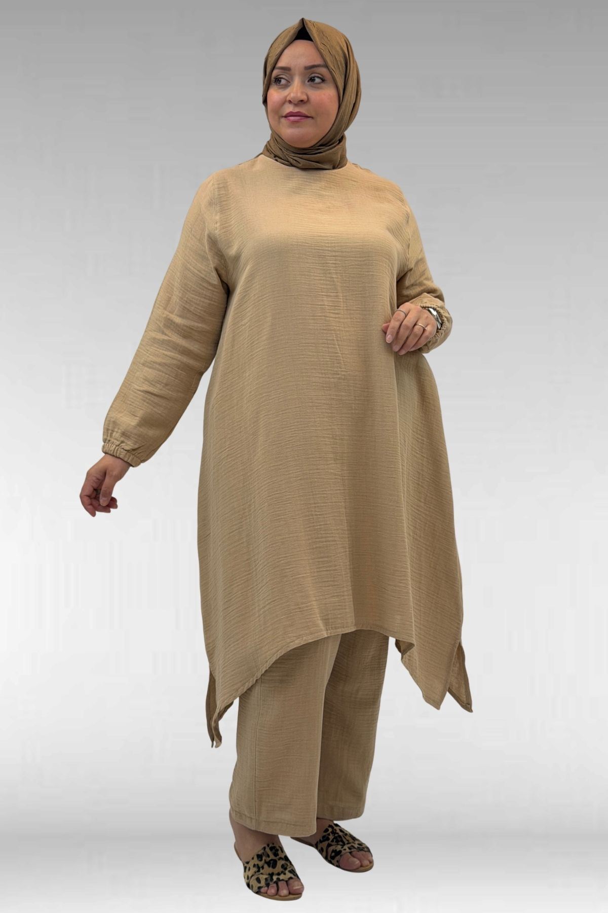 67044 Büyük Beden Asimetrik Kesim Pantolonlu Müslin Takım - Bej