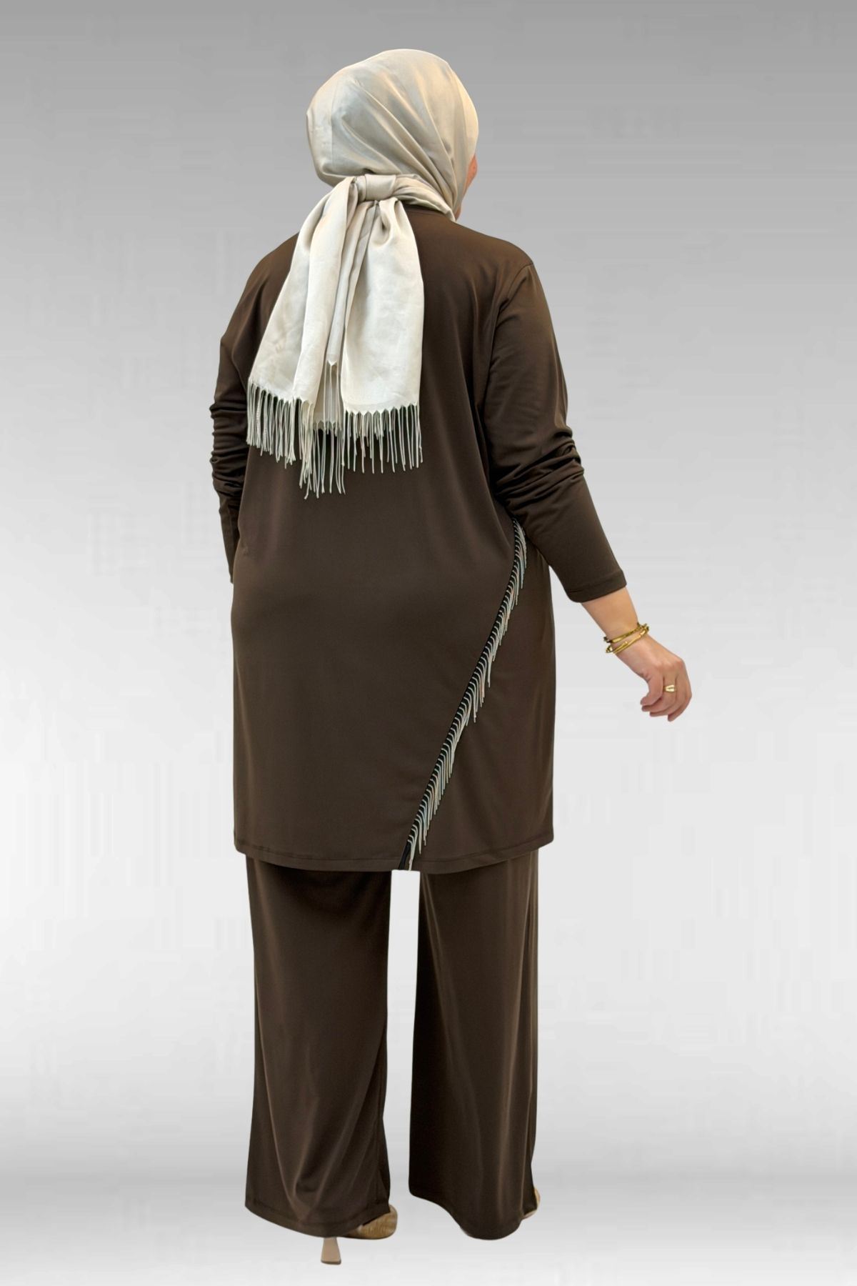 67043 Büyük Beden Püskül Detaylı Sandy Pantolonlu Takım - Kahve