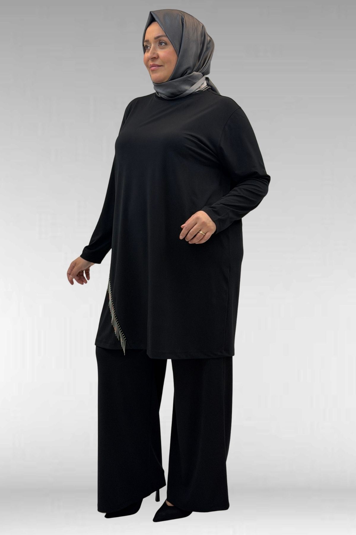 67043 Büyük Beden Püskül Detaylı Sandy Pantolonlu Takım - Siyah