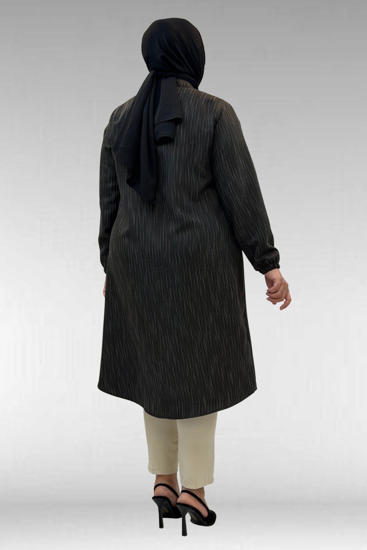 68017 Büyük Beden Hakim Yakalı Kolları Lastikli Tunik - Siyah