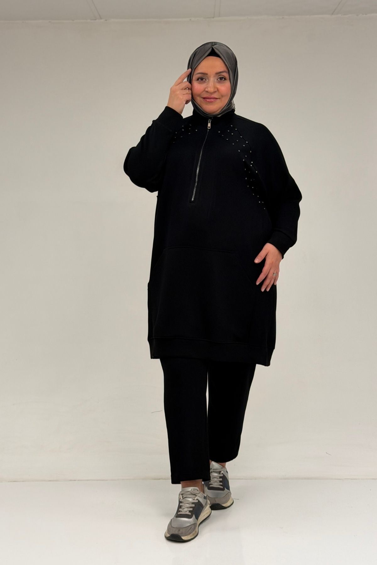 47088-E Büyük Beden Omzu Taş Detaylı Pantolonlu Takım - Siyah