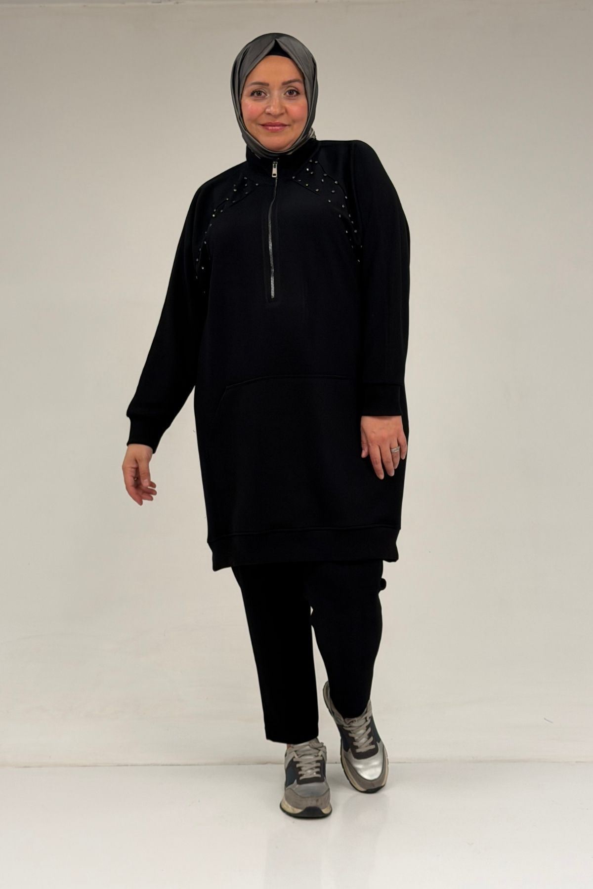 47088-E Büyük Beden Omzu Taş Detaylı Pantolonlu Takım - Siyah