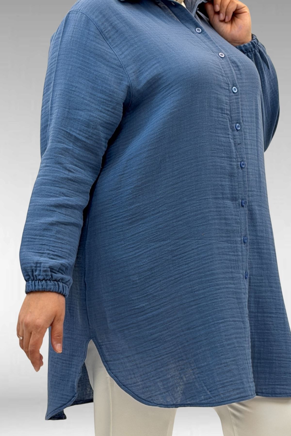 58091-E Büyük Beden Kolları Lastikli Müslin Gömlek - Soğuk Mavi 