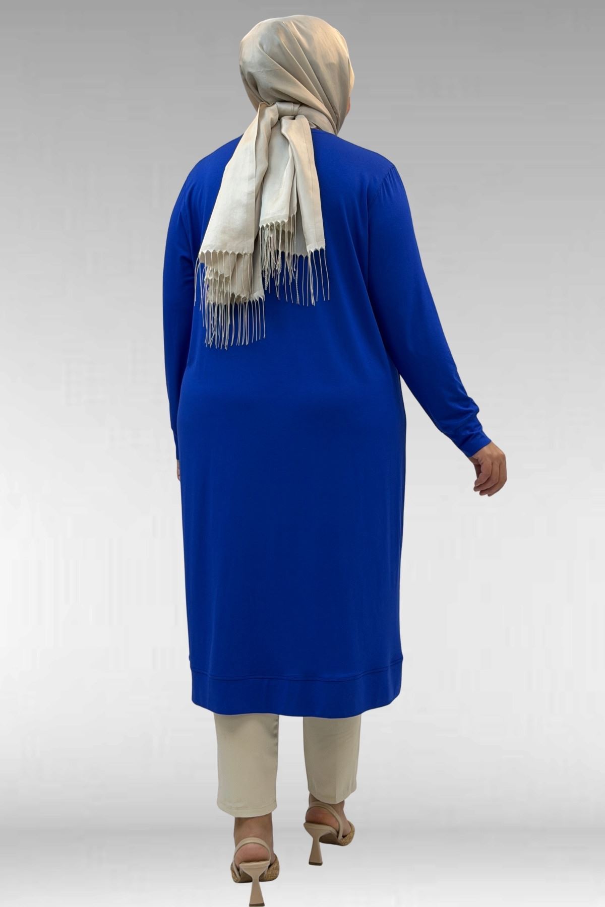 68036 Büyük Beden Önü Parçalı Taş Detaylı Penye Tunik - Saks