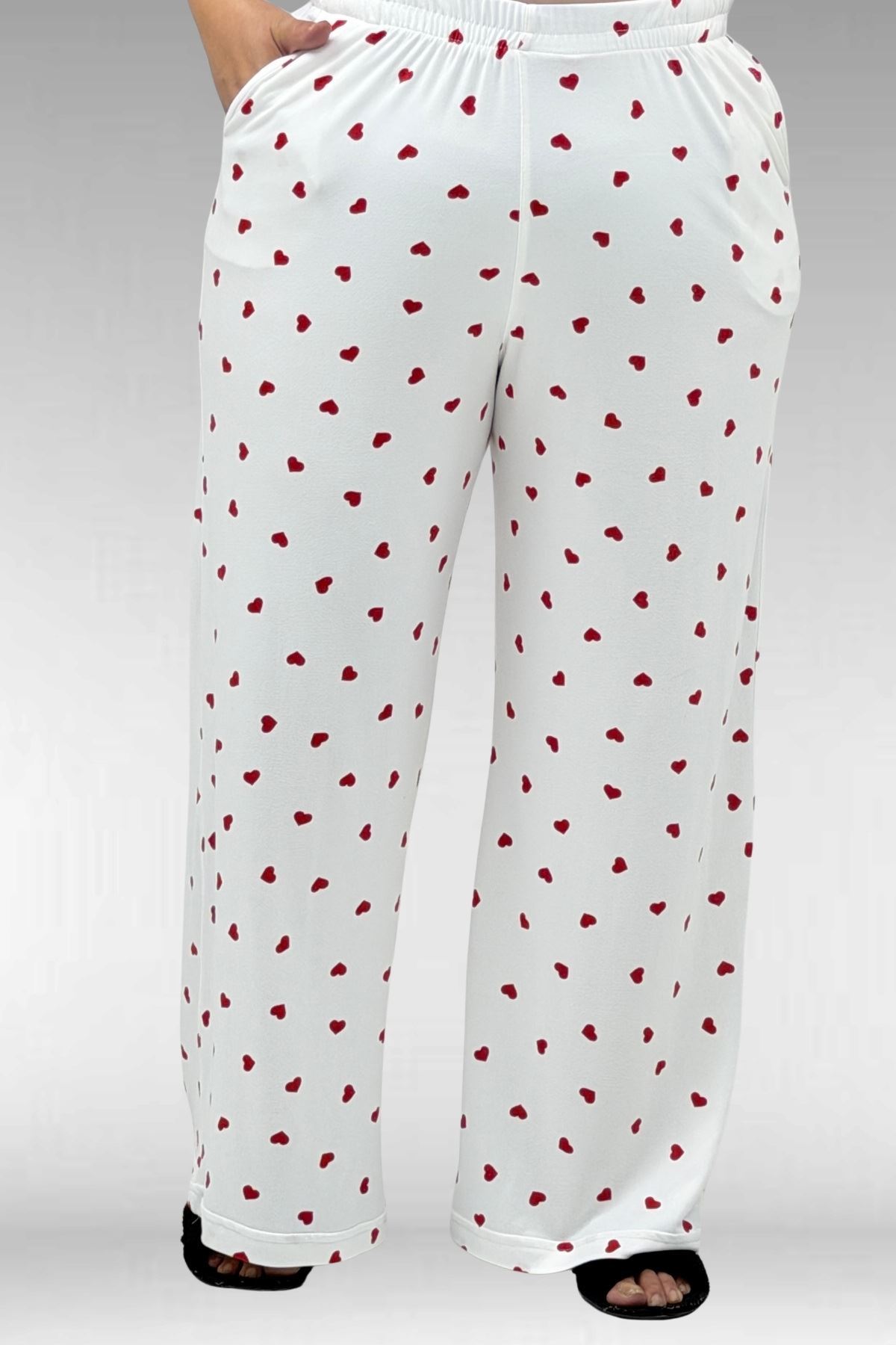 67802 Büyük Beden Yanı Yırtmaçlı Milan Pijama Takımı - Kırmızı Kalp Desenli