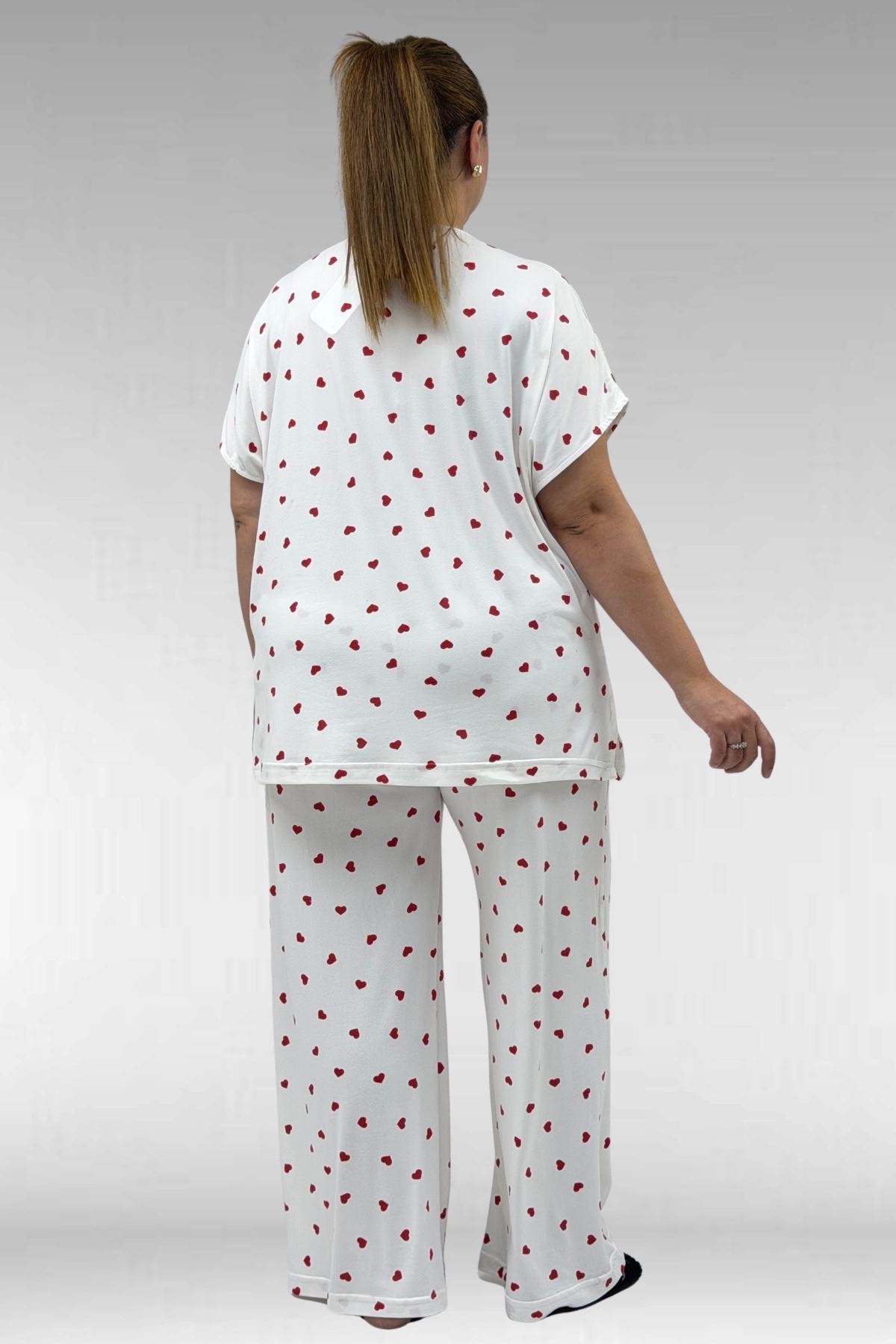 67802 Büyük Beden Yanı Yırtmaçlı Milan Pijama Takımı - Kırmızı Kalp Desenli