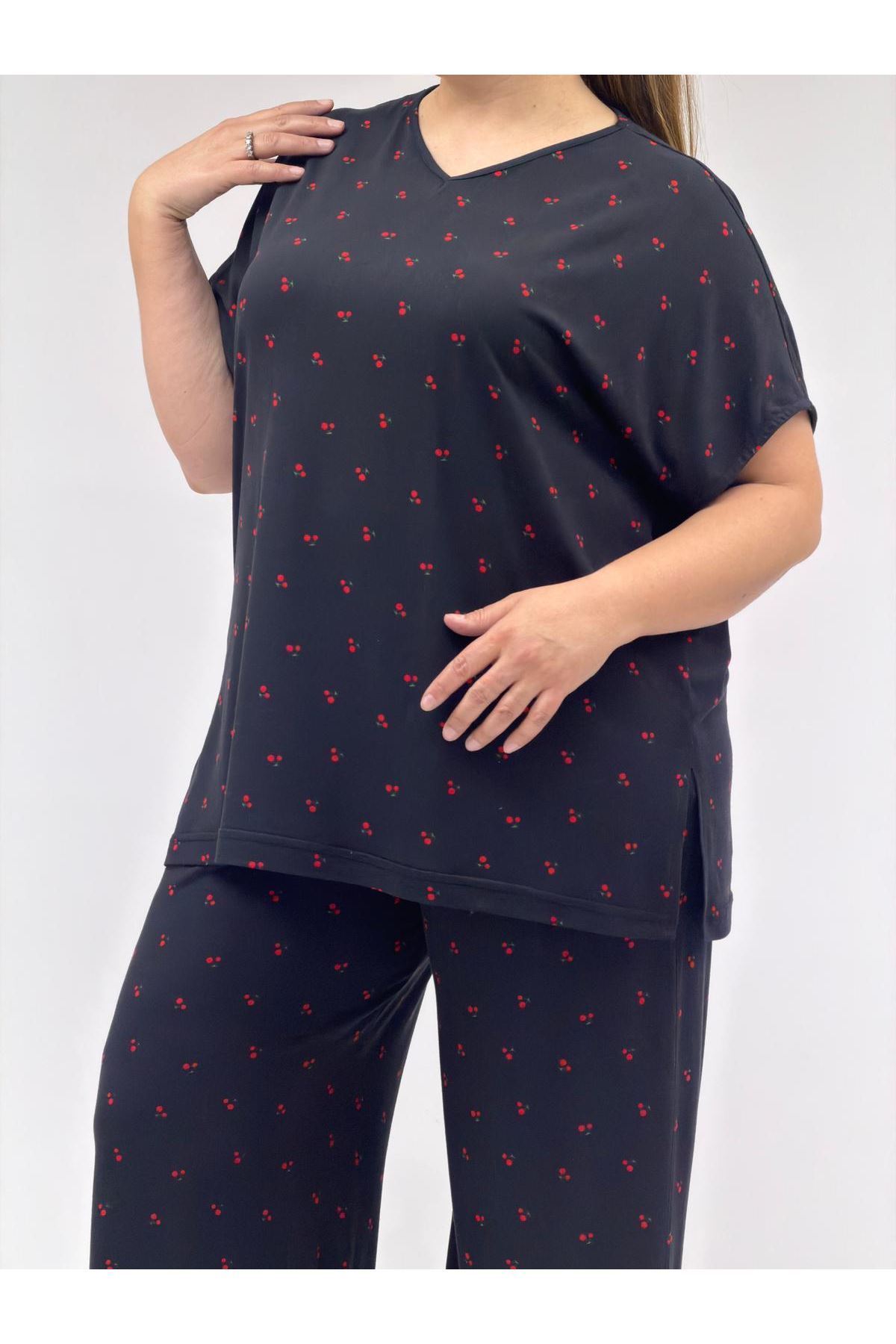 67802-E Büyük Beden Yanı Yırtmaçlı Milan Pijama Takımı - Kiraz Desenli
