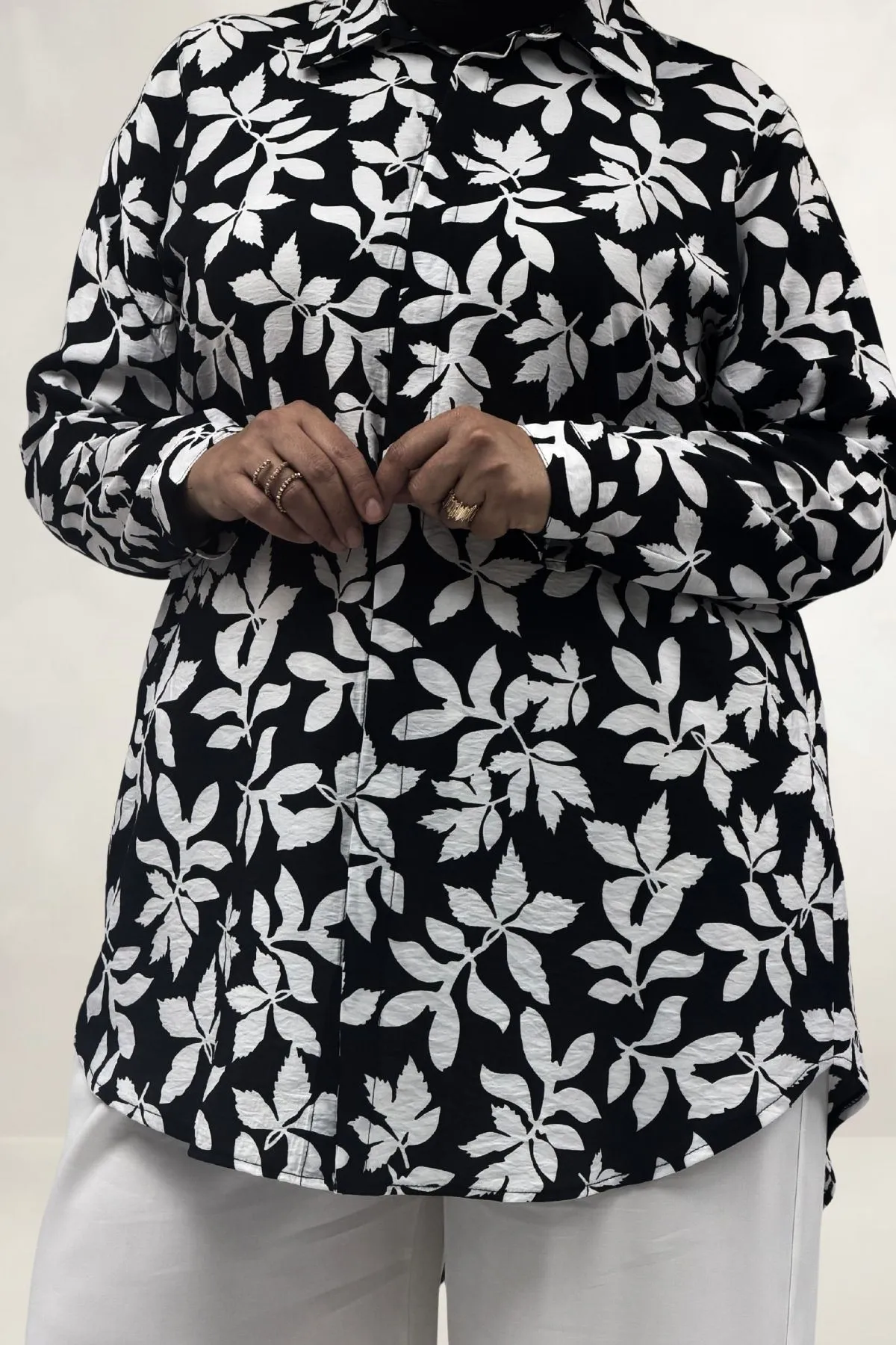 68094 Büyük Beden Manşetli Desenli Mango Tunik - Yaprak Desenli Siyah