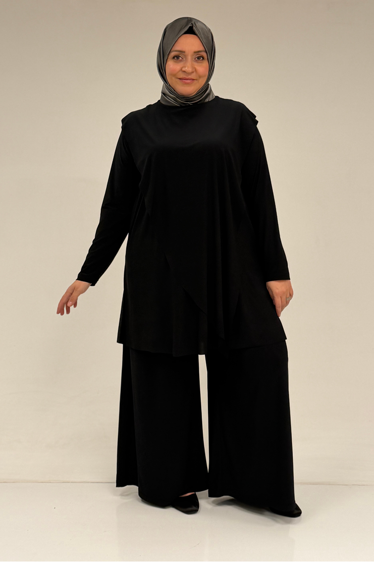 67004 Büyük Beden Önü Ve Arkası Pelerin Detaylı Sandy Pantolonlu Takım - Siyah