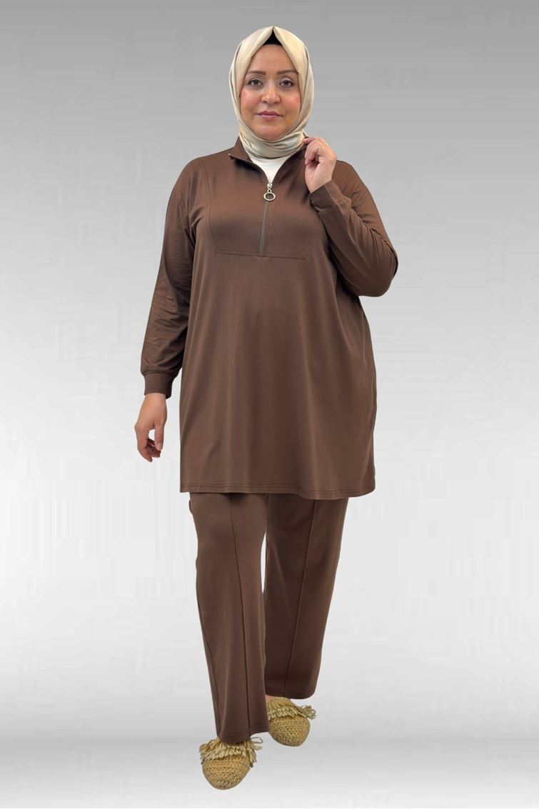 67014 Büyük Beden Parçalı Yakalı Fermuarlı Pantolonlu Penye Takım - Kahve