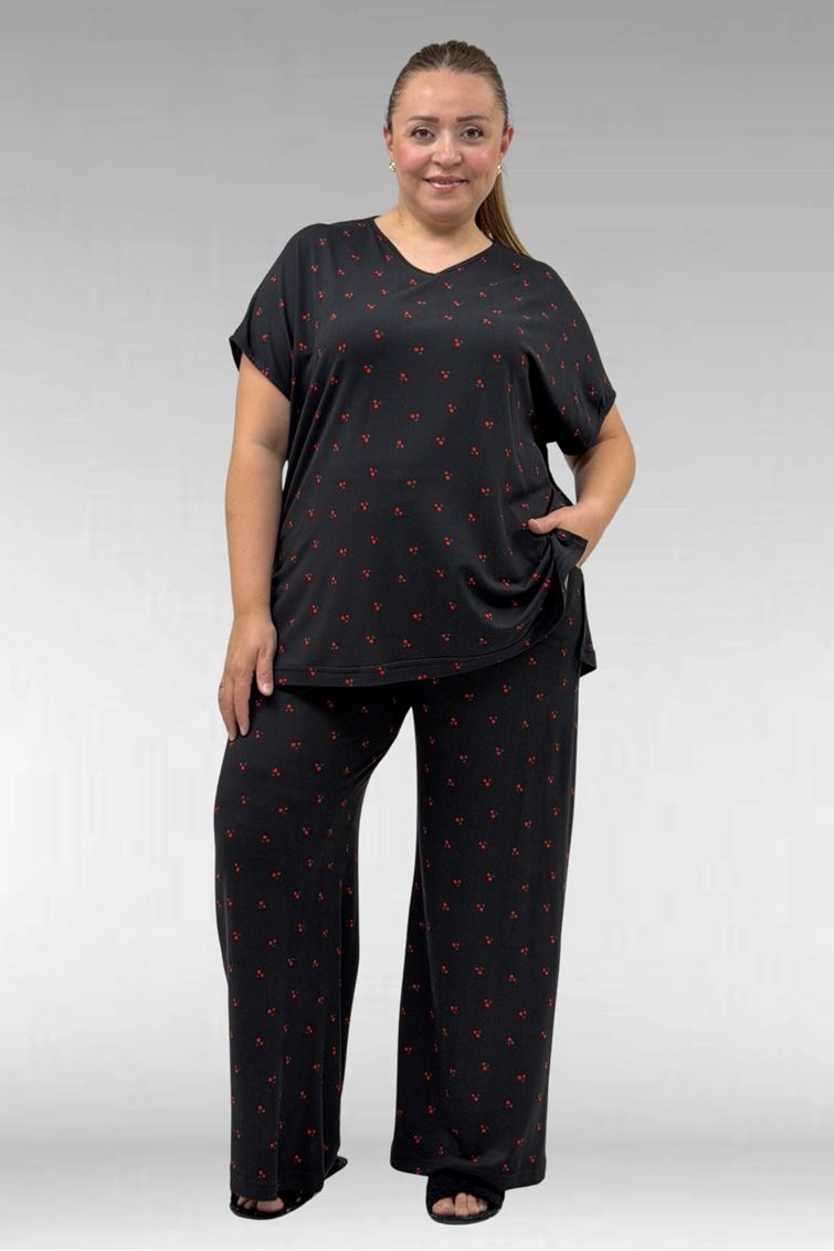 67802-E Büyük Beden Yanı Yırtmaçlı Milan Pijama Takımı - Kiraz Desenli