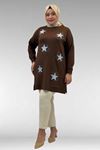 58013 Büyük Beden Önü Yıldız Ve Taş Detaylı Penye Tunik - Kahve